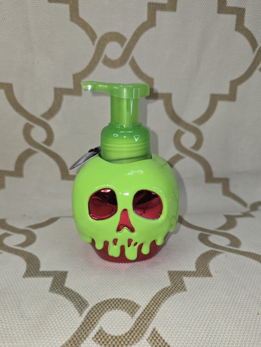 Bath & Body Works Evil Queen Poison Apple Disney Foaming Hand Soap Dispenser